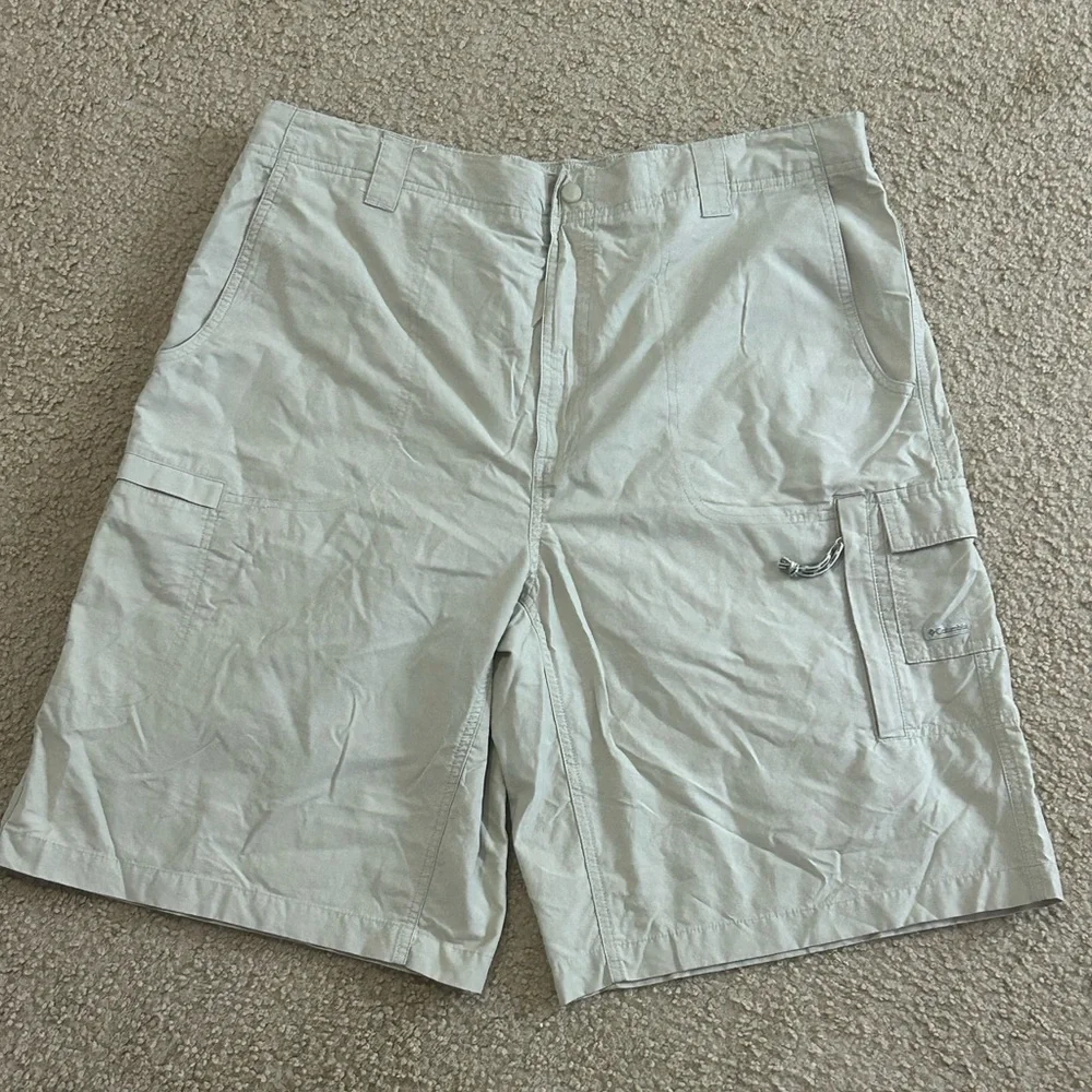 Columbia Men's Silver Ridge 10” Cargo Hiking Shorts Size 38 Beige